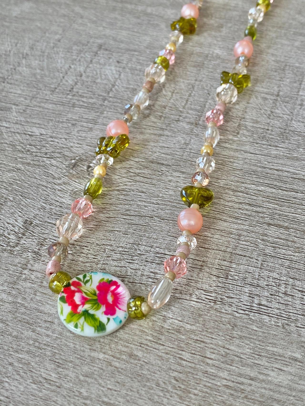 Floral Garden Beaded 18 Inch Necklace